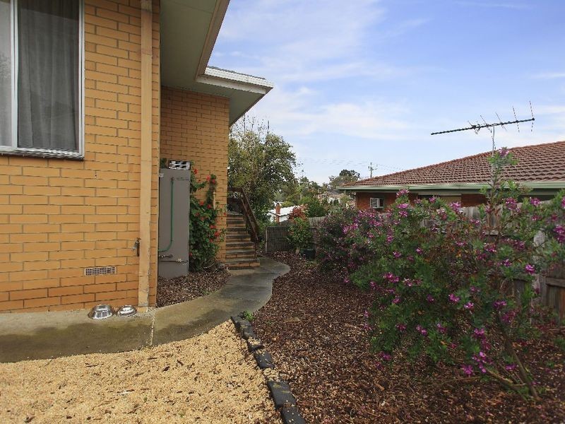 18 & 18A South Valley Road, Highton VIC 3216