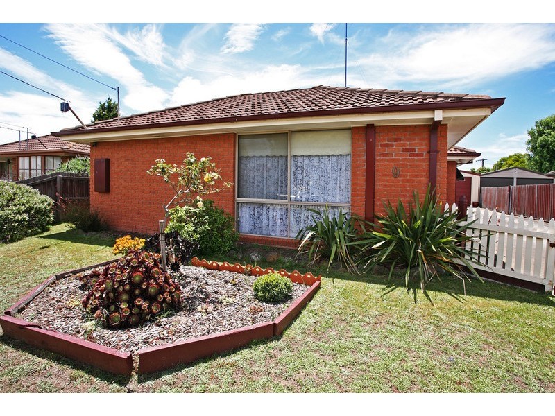 9 Conrad Court, Whittington VIC 3219