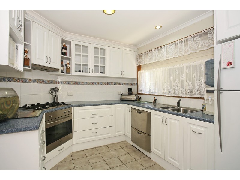9 Conrad Court, Whittington VIC 3219