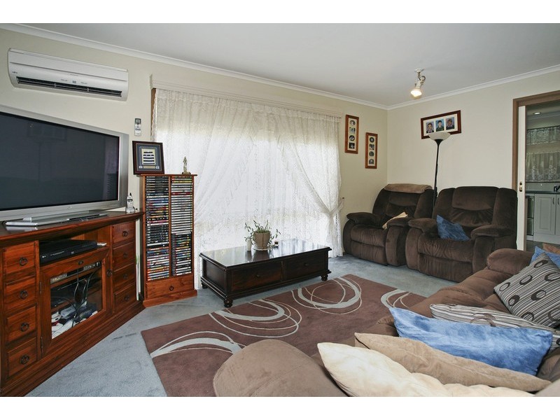 9 Conrad Court, Whittington VIC 3219