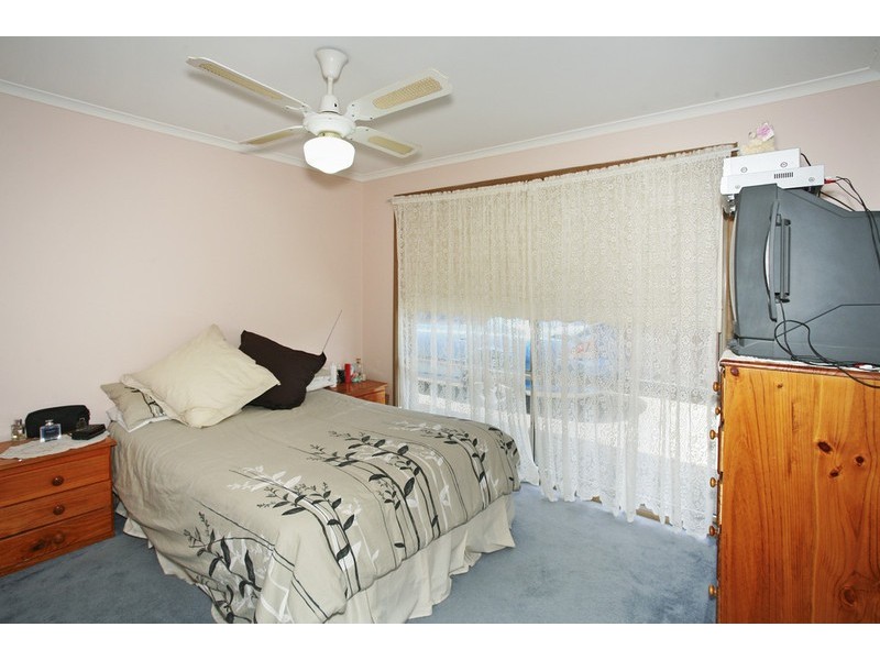 9 Conrad Court, Whittington VIC 3219