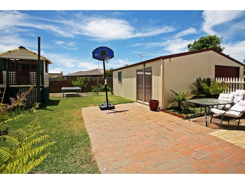 9 Conrad Court, Whittington VIC 3219
