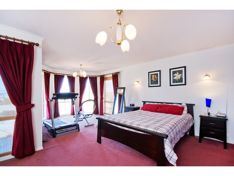 360 Highmont Drive, Belmont VIC 3216