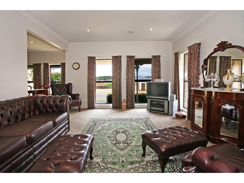 47 Parkwood Drive, Highton VIC 3216