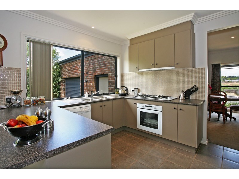 47 Parkwood Drive, Highton VIC 3216