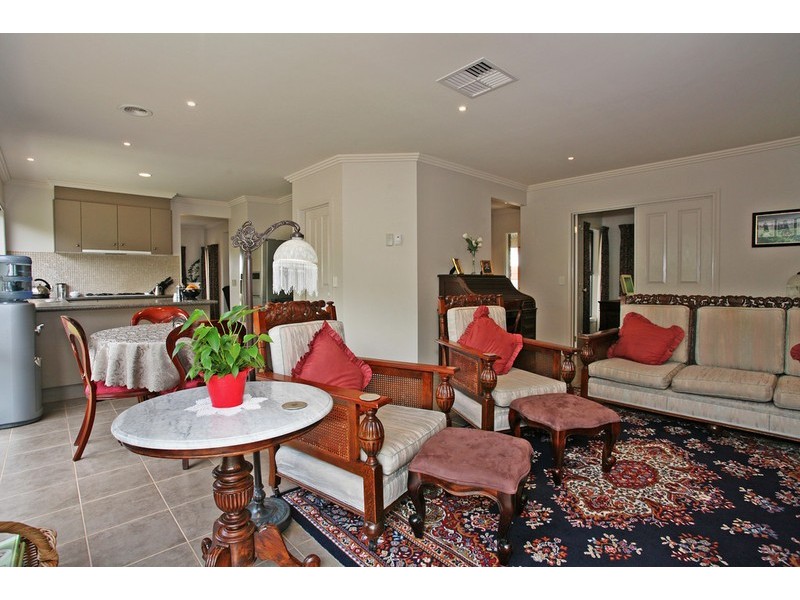 47 Parkwood Drive, Highton VIC 3216