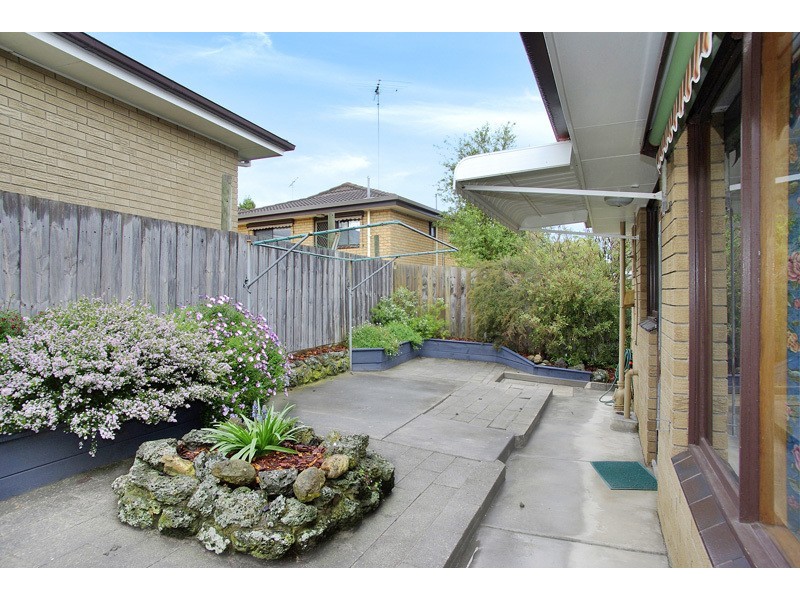 2/74 – 76 Barrabool Road, Highton VIC 3216