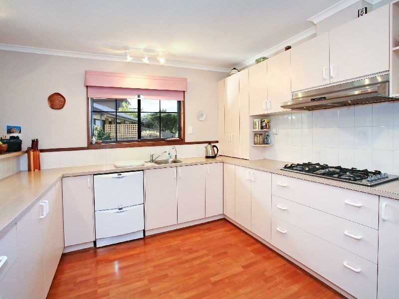 24 Tettenhall Rise, Belmont VIC 3216