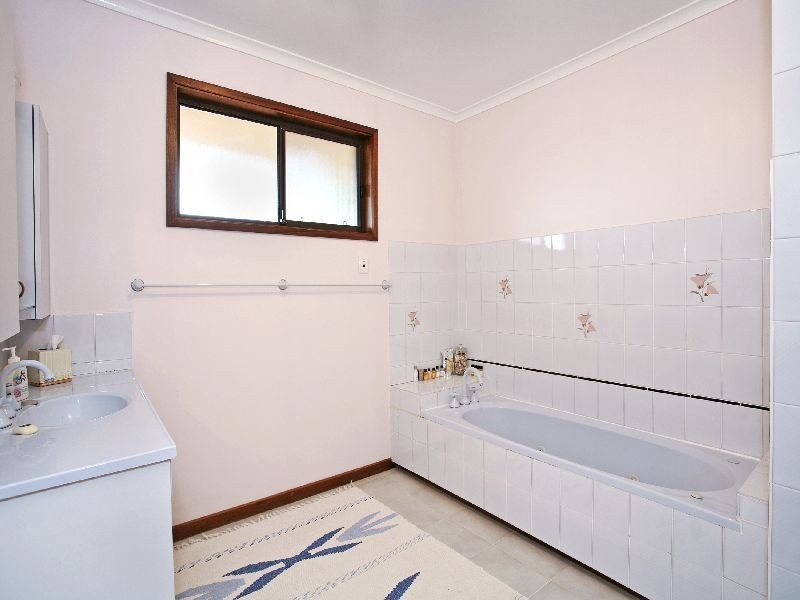 24 Tettenhall Rise, Belmont VIC 3216