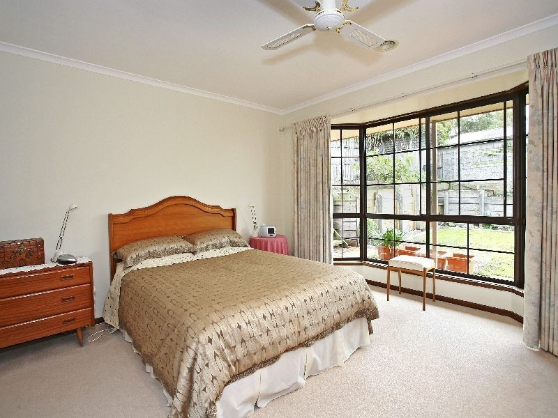 24 Tettenhall Rise, Belmont VIC 3216