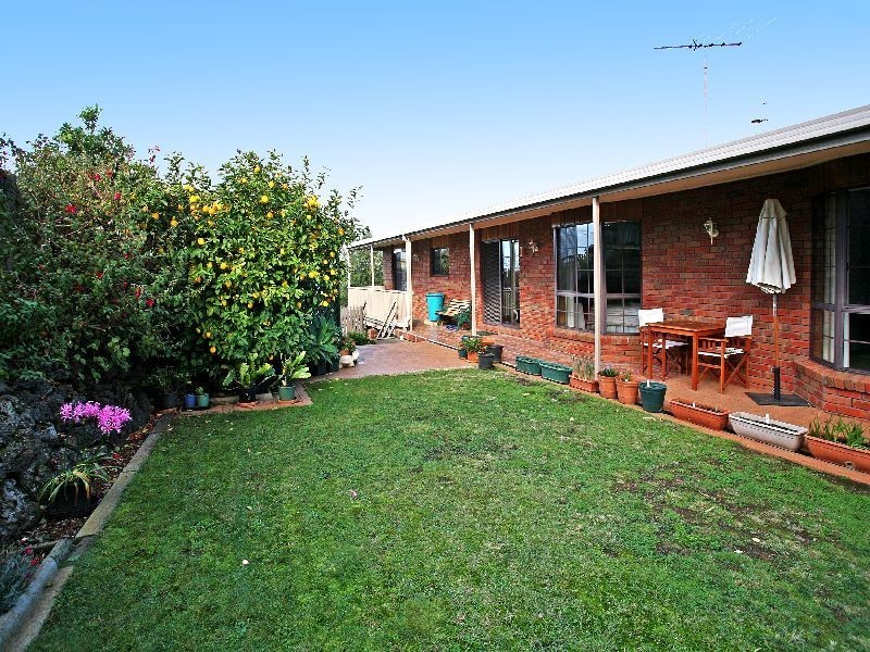 24 Tettenhall Rise, Belmont VIC 3216
