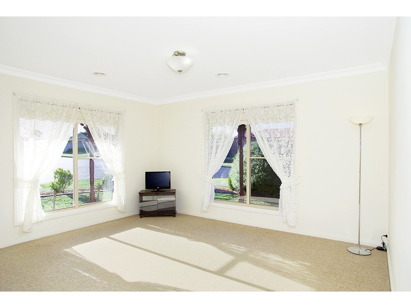 1 Molesworth Drive, Highton VIC 3216