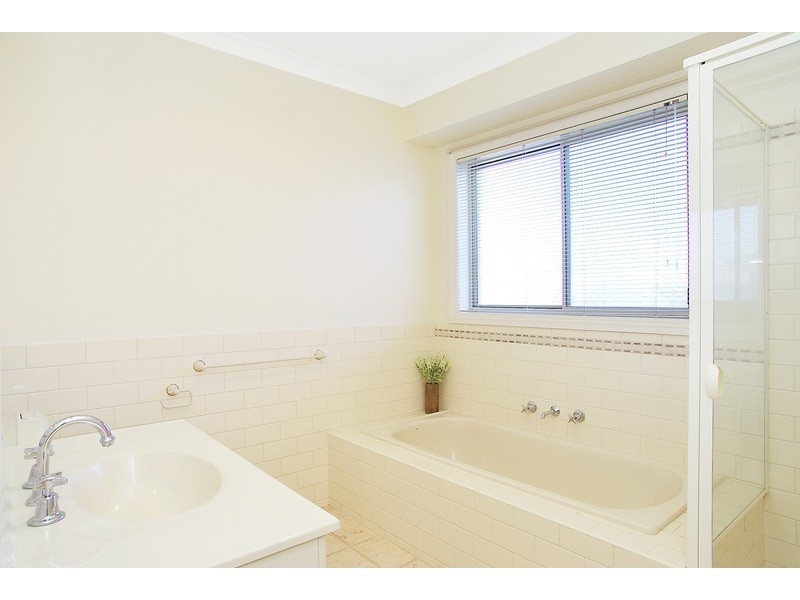 1 Molesworth Drive, Highton VIC 3216