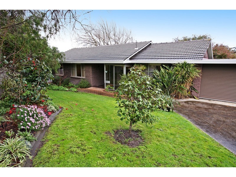 1 Harrison Court, Highton VIC 3216
