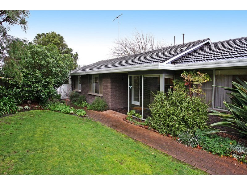 1 Harrison Court, Highton VIC 3216