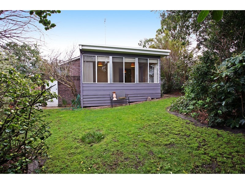 1 Harrison Court, Highton VIC 3216