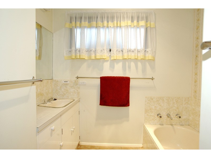 2/74-76 Barrabool Road, Highton VIC 3216