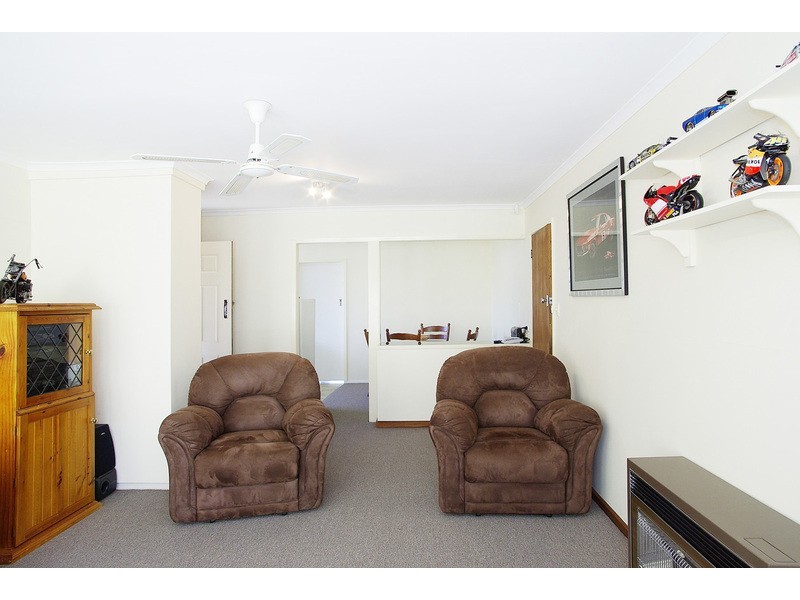 6 Solomon Court, Breakwater VIC 3219