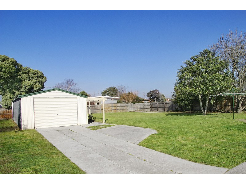 6 Solomon Court, Breakwater VIC 3219