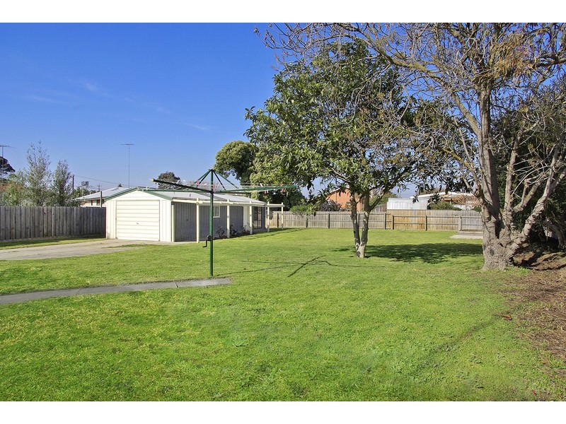 6 Solomon Court, Breakwater VIC 3219