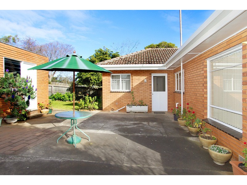 1 Cobden Street, Highton VIC 3216