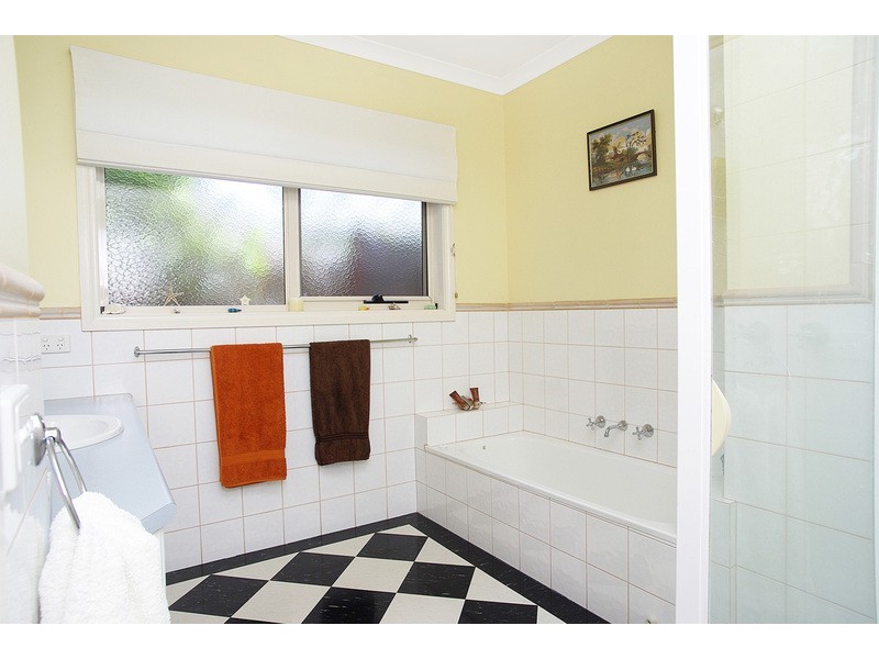 42 Grosvenor Drive, Wandana Heights VIC 3216