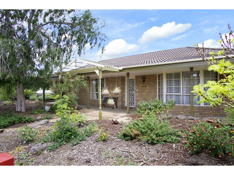 18 Oberon Drive, Belmont VIC 3216