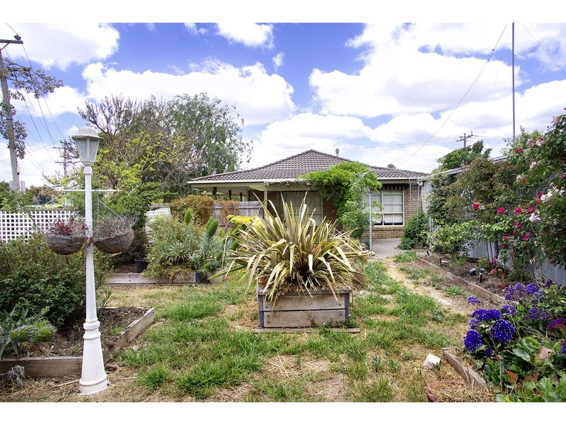 18 Oberon Drive, Belmont VIC 3216