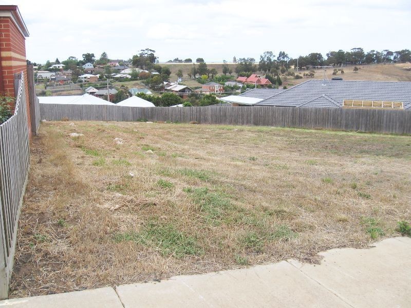8 Greenfinch Way, Wandana Heights VIC 3216