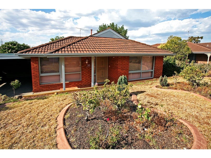 35 Birkenhead Drive, Grovedale VIC 3216