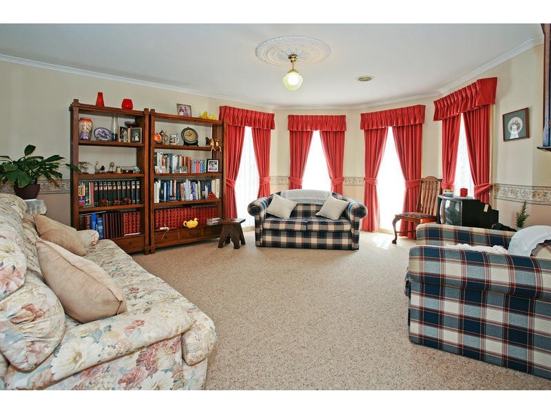 15 Falkirk Place, Leopold VIC 3224