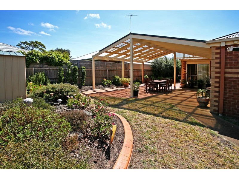 15 Falkirk Place, Leopold VIC 3224
