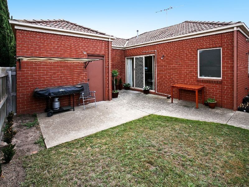 63 Glastonbury Drive, Highton VIC 3216