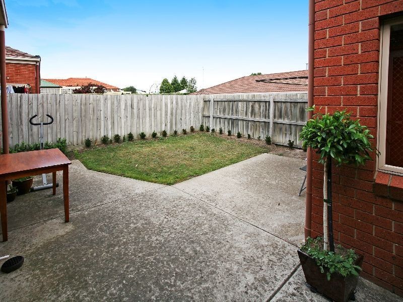 63 Glastonbury Drive, Highton VIC 3216