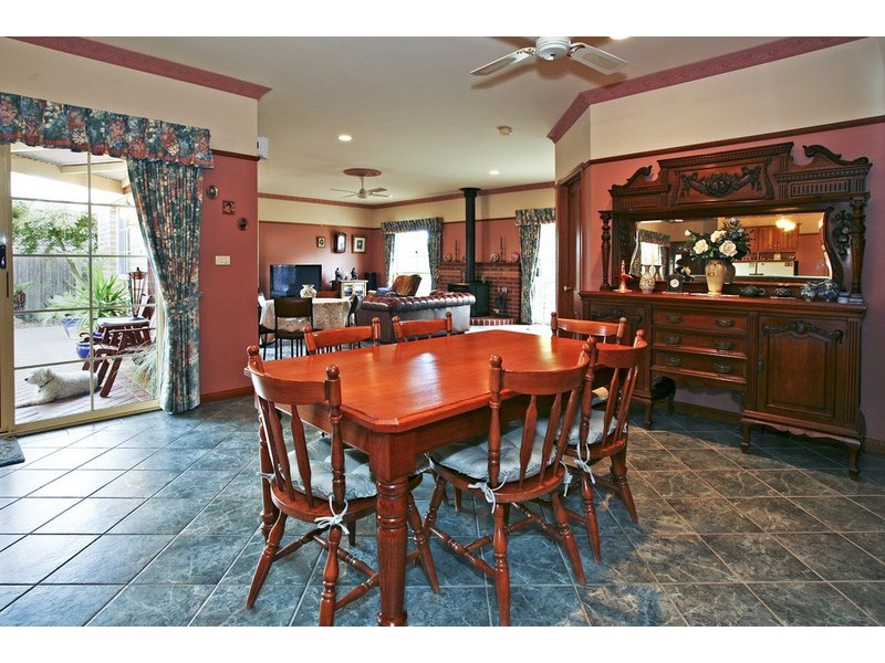 4 Percy Jones Court, Highton VIC 3216