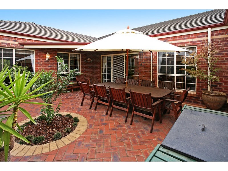 4 Percy Jones Court, Highton VIC 3216