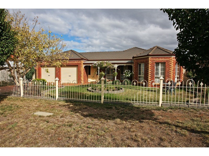 4 Percy Jones Court, Highton VIC 3216