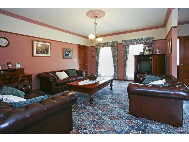 4 Percy Jones Court, Highton VIC 3216