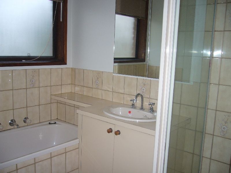 33 Birkenhead Drive, Grovedale VIC 3216