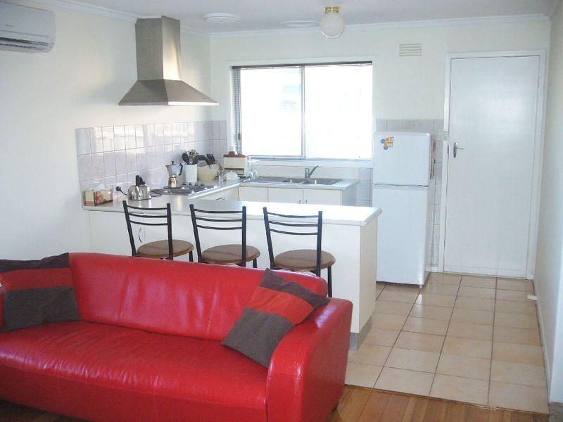 4/21 Noble Street, Newtown VIC 3220