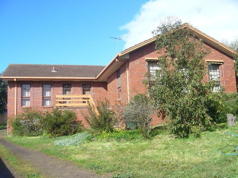 23 Caroline Street, Highton VIC 3216