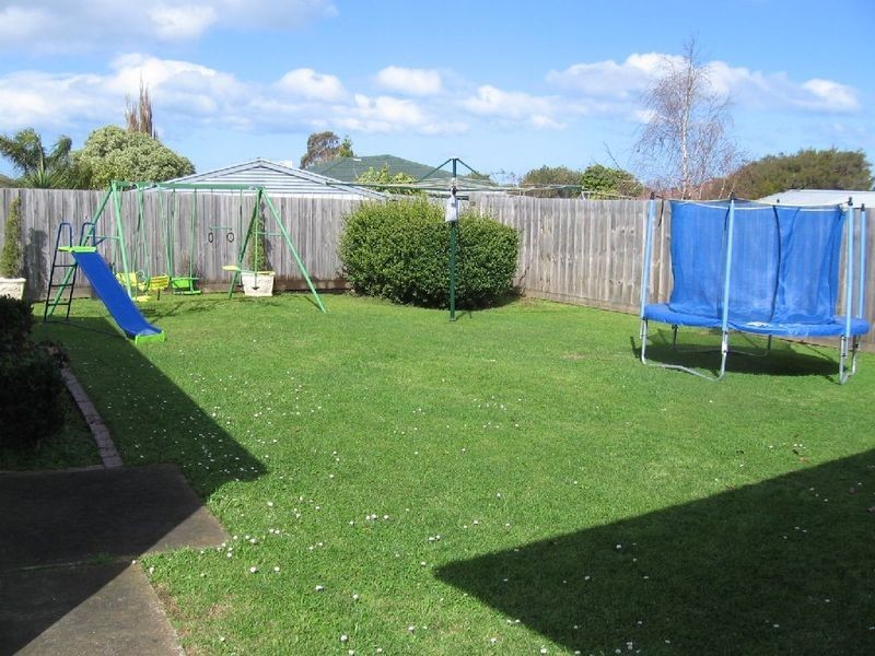 11 Ainslie Avenue, Grovedale VIC 3216