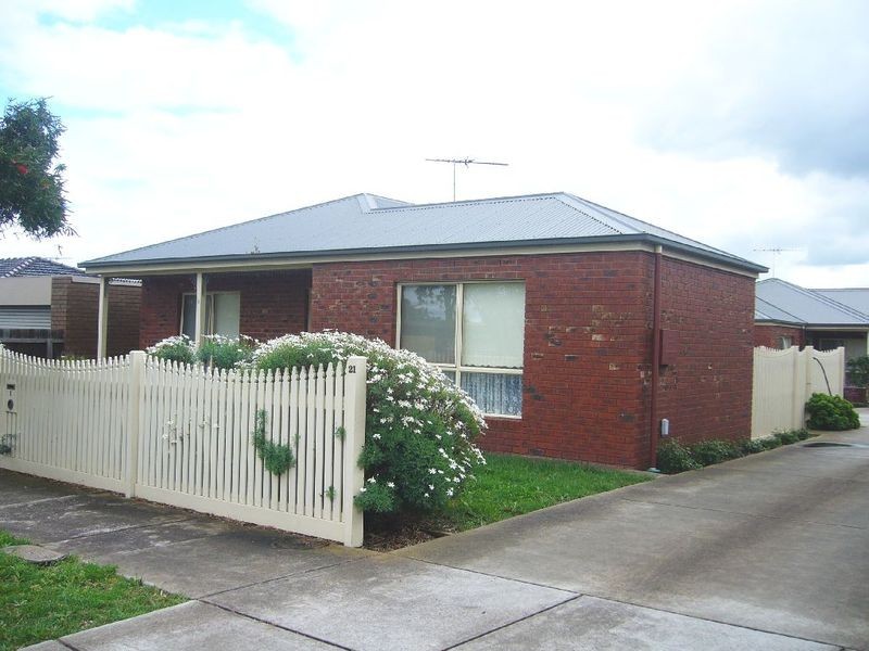 1/21 Crestmoor Drive, Highton VIC 3216