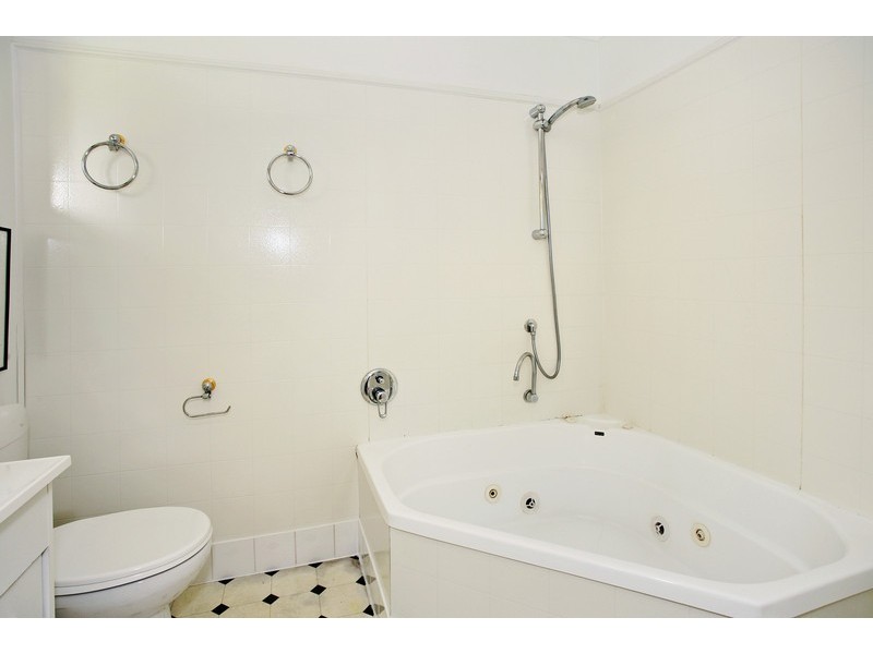 20 Dunsmore Road, Highton VIC 3216