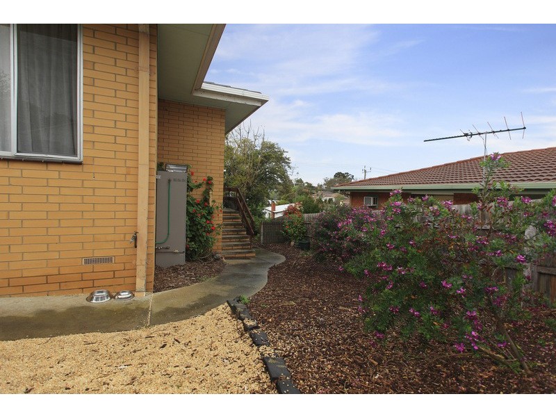 18 & 18A South Valley Road, Highton VIC 3216
