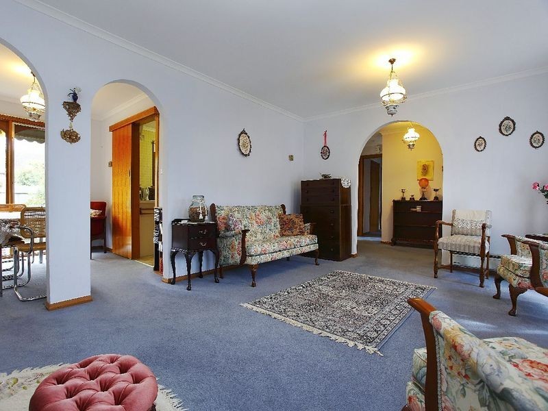 15 Fryers Road, Highton VIC 3216