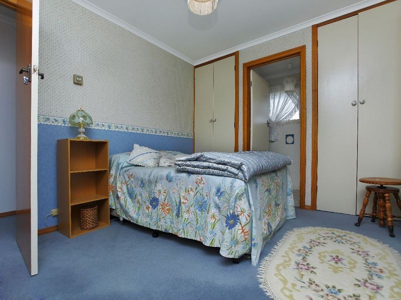 15 Fryers Road, Highton VIC 3216