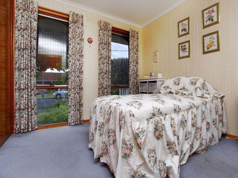 15 Fryers Road, Highton VIC 3216