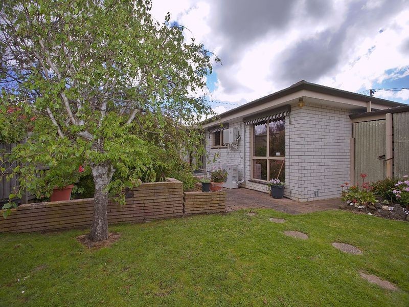 15 Fryers Road, Highton VIC 3216