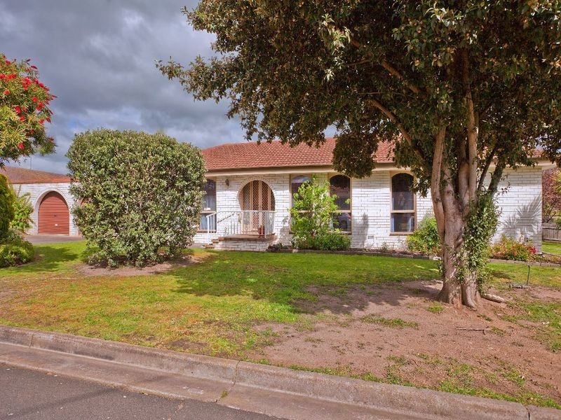 15 Fryers Road, Highton VIC 3216